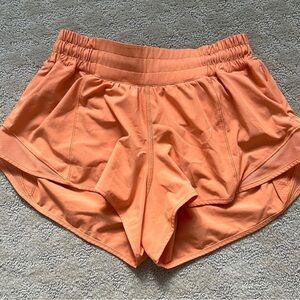 Lululemon hotty hot 2.5 inch